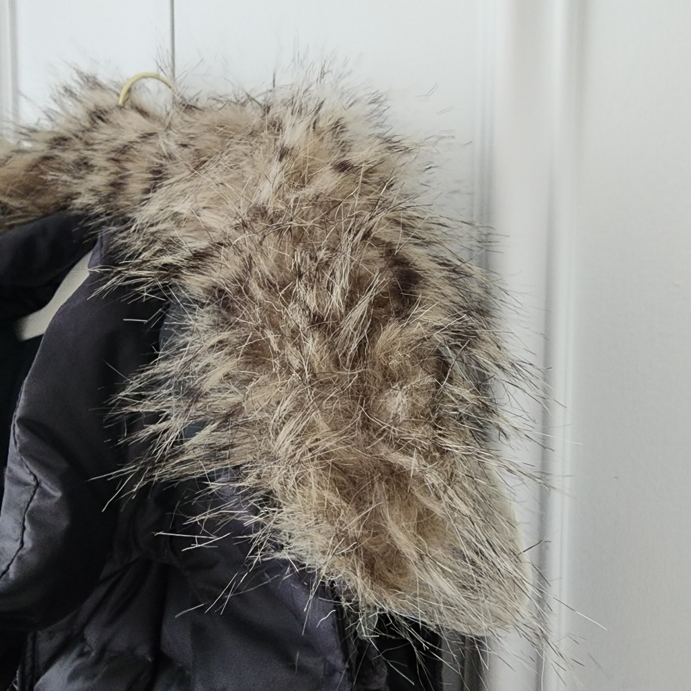 Eddie Bauer Quilted Puffer Vest with Faux Fur Hood | Black | Size XL - Picture 7 of 12